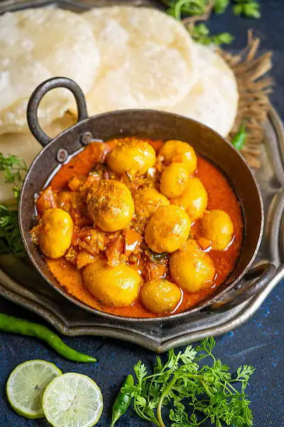 Luchi With Aloo Dum