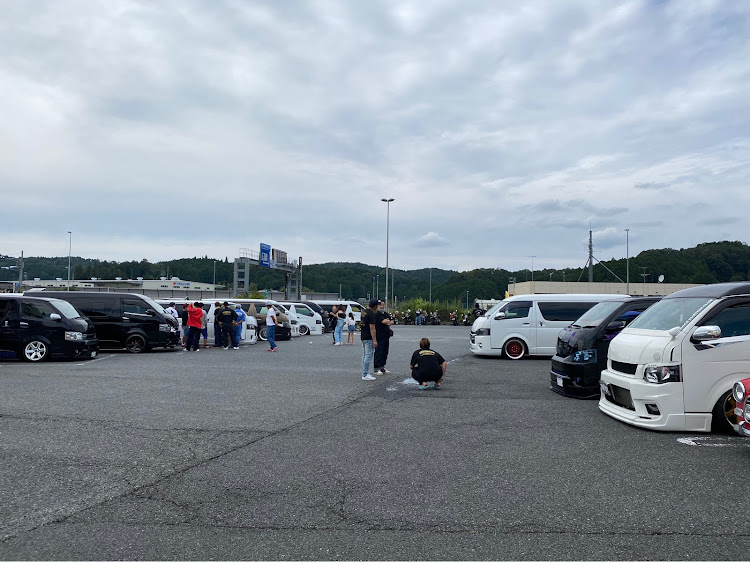 ハイエースのハイエースカスタムクラブ・針オフ会・道の駅巡りに関するカスタム事例の投稿画像1枚目