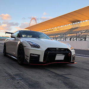 NISSAN GT-R