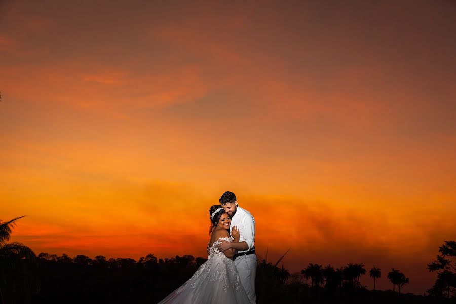 Fotografo di matrimoni Alessandro Bastos (alebastos). Foto del 6 aprile 2020