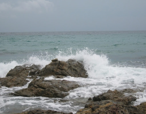 Onde e scogli di valie