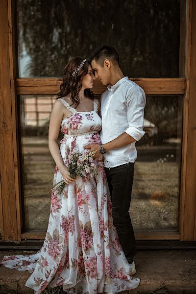 Fotógrafo de bodas Olga Kharlashina (cuhina). Foto del 27 de marzo 2020