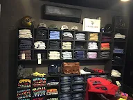 He Store photo 1