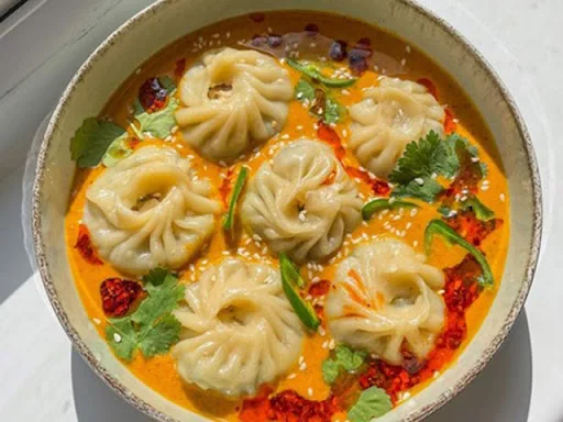 Veg Jhol Momos