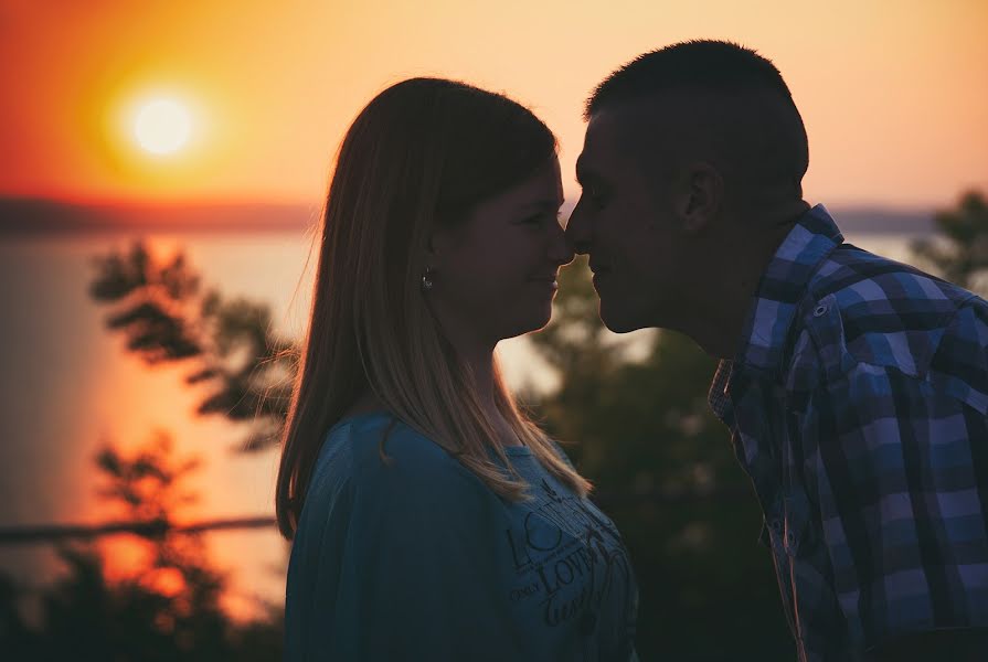 Fotografo di matrimoni Anett Bakos (anettphoto). Foto del 12 settembre 2017