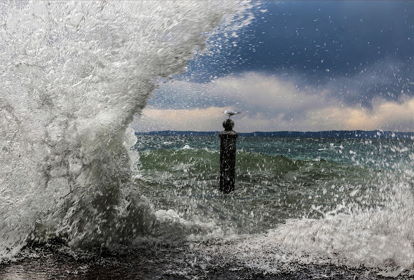 La furia del lago congelata con uno scatto di Hello