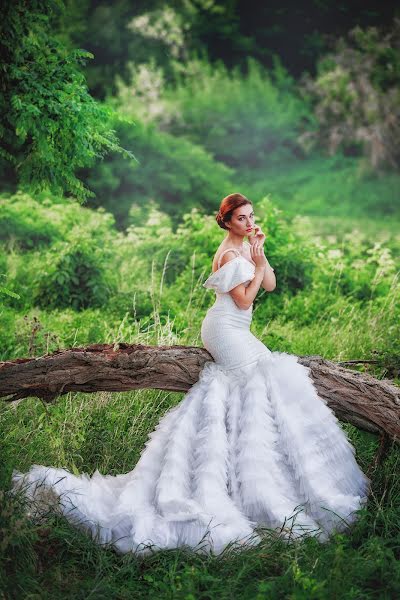 Wedding photographer Ekaterina Alekseeva (namataarim). Photo of 28 April 2016