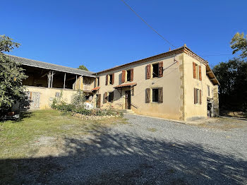 ferme à Pouy-Loubrin (32)