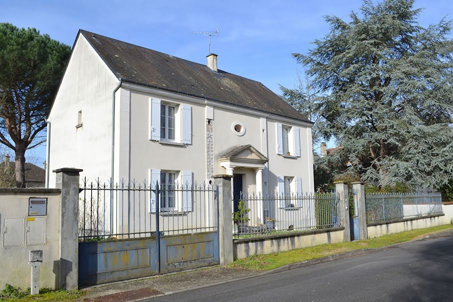 Vente maison 7 pièces 151 m² à Chatellerault (86100), 299 900 €