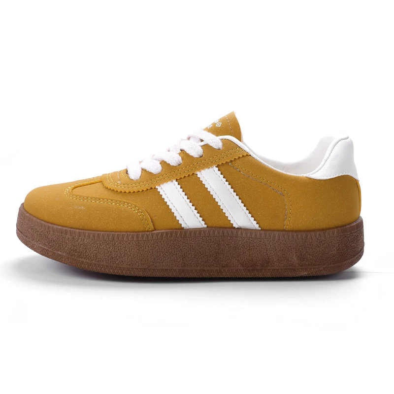 Demie-chaussures femme à lacets rétro, semelle souple et confortables, idéales pour un usage quotidien et décontracté.