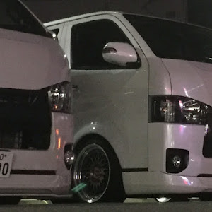 ハイエースバン TRH200V