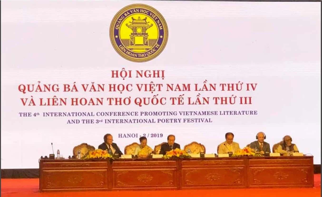 Nhọc nhằn như việc Hội Nhà Văn Việt Nam dịch Anh ngữ