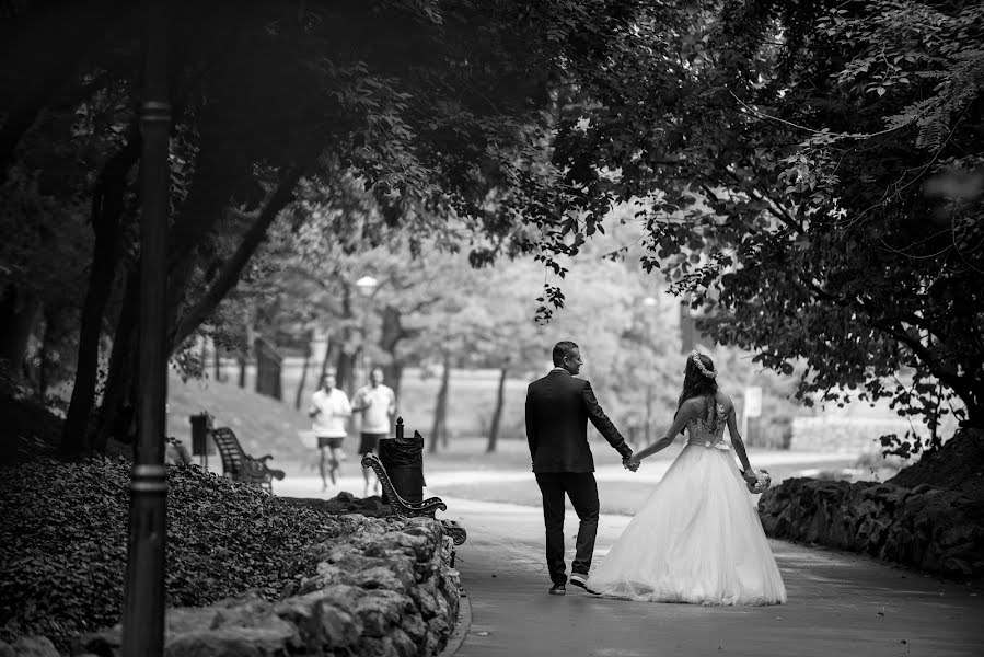 Fotógrafo de casamento Claudiu Murarasu (claudium). Foto de 25 de novembro 2016