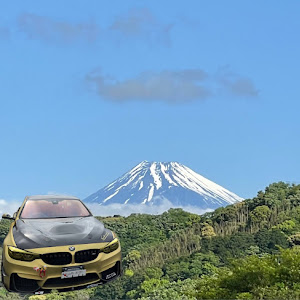 M4 クーペ F82