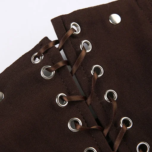 Title 6, Modna kamizelka z wiązanym paskiem