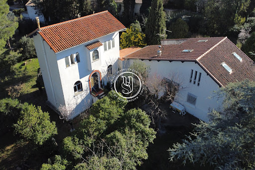 Prestige property for sale in Montpellier (34000) - white house with tile roof