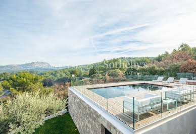 Villa avec piscine et jardin 2