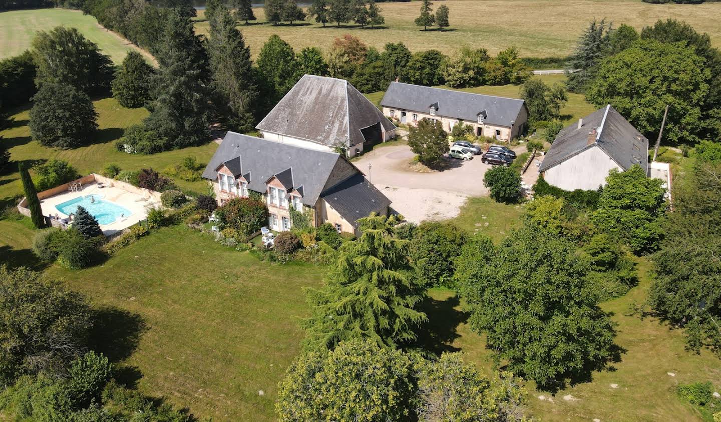 House with pool and terrace Aubigny-sur-Nère