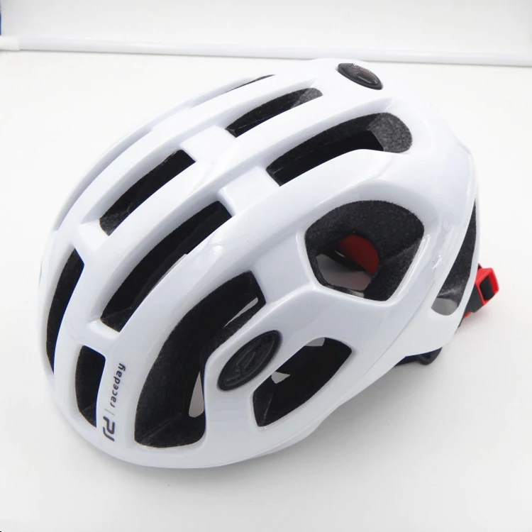 Veilige en lichte fietshelm Bescherm je hoofd met deze verstelbare en comfortabele helm. Perfect voor stadsfietsen en recreatief fietsen.