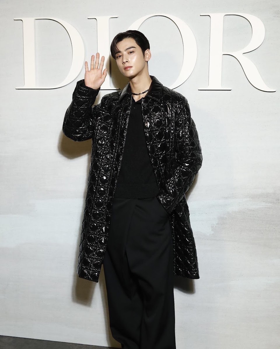 Cha Eun-Woo leaves for Paris Fashion Week in Dior