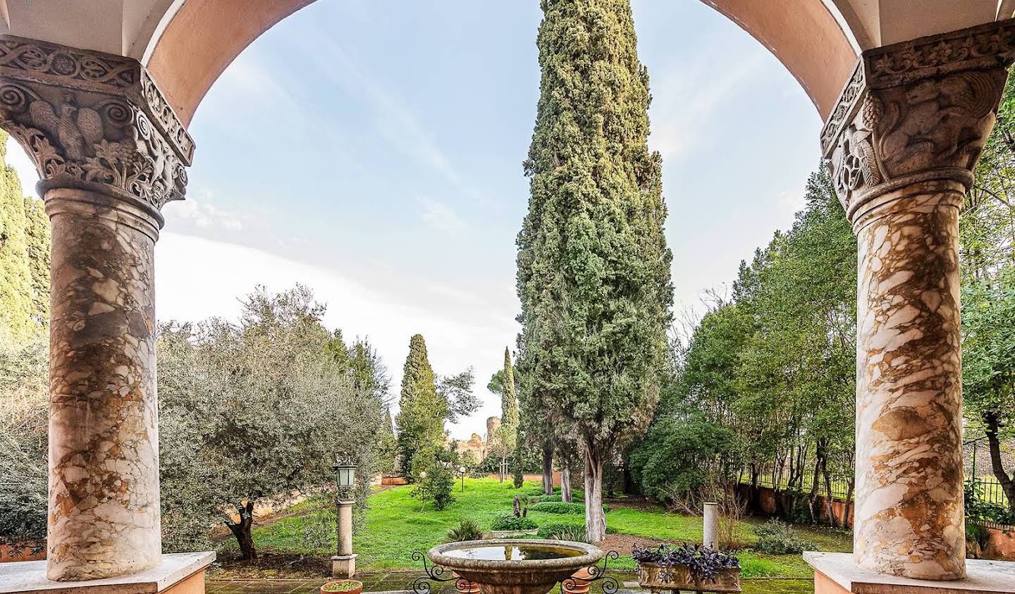 Villa with garden and terrace Rome