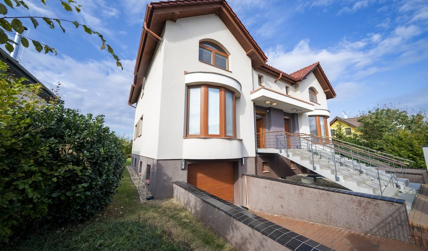 House with garden Horoměřice