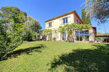 villa à Mougins (06)