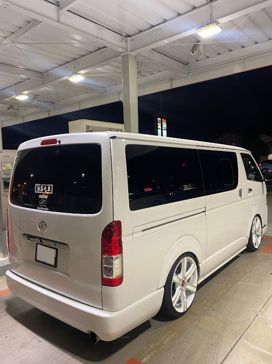 ハイエースバンのken1works.・洒落屯車・愛車のお尻はこんな感じ・今年もあとわずか・大雪警報に関するカスタム事例の投稿画像1枚目