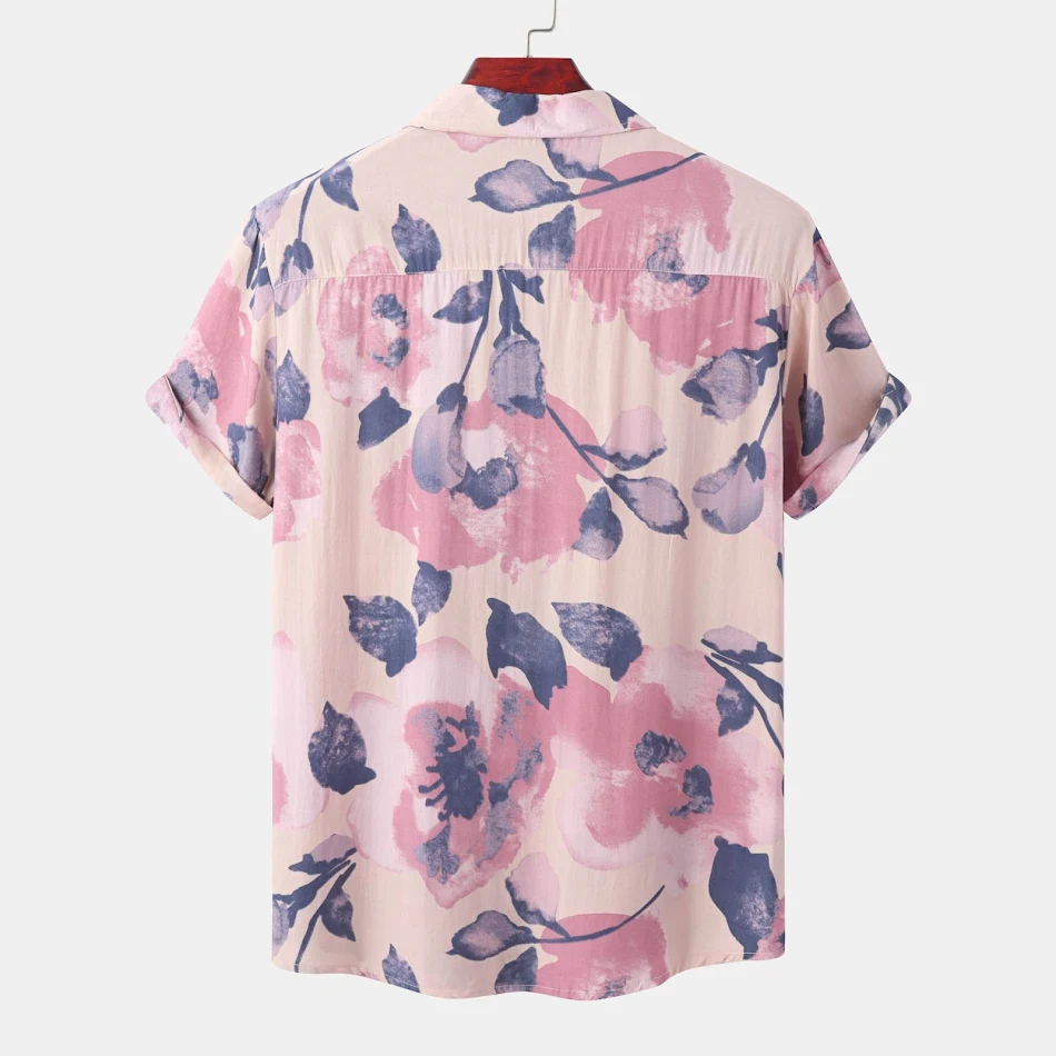 Herren Hemd mit floralem Revers und kurzen Ärmeln. Sommerliche Leichtigkeit und eleganter Look für Freizeit und besondere Anlässe.