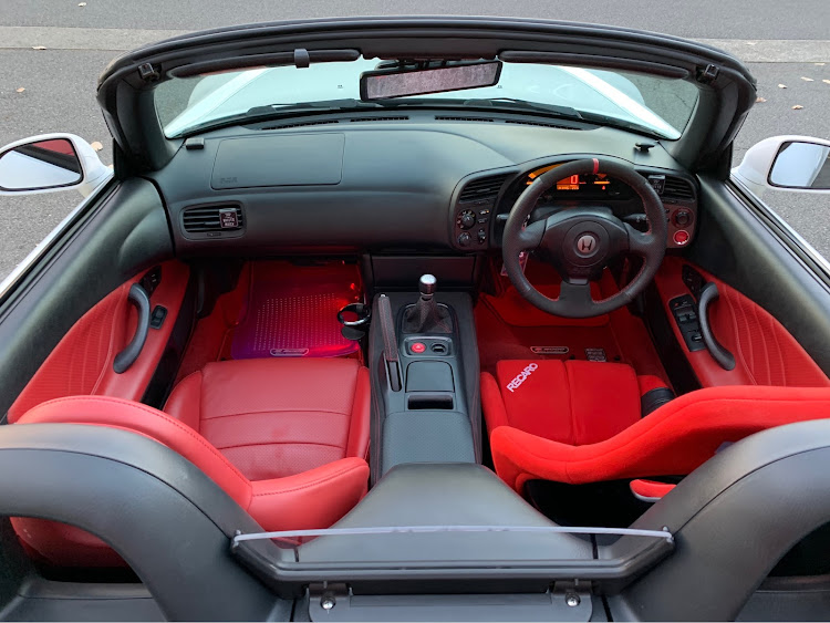 S2000のRECARO RS-G・モデューロ・スーパーオーリンズに関するカスタム事例の投稿画像3枚目