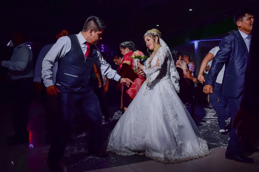 Fotograf ślubny Leonardo Aiza (aizaproducciones). Zdjęcie z 3 października 2019