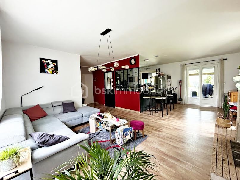 Vente propriété 7 pièces 167 m² à Villeneuve-sur-Verberie (60410), 455 000 €