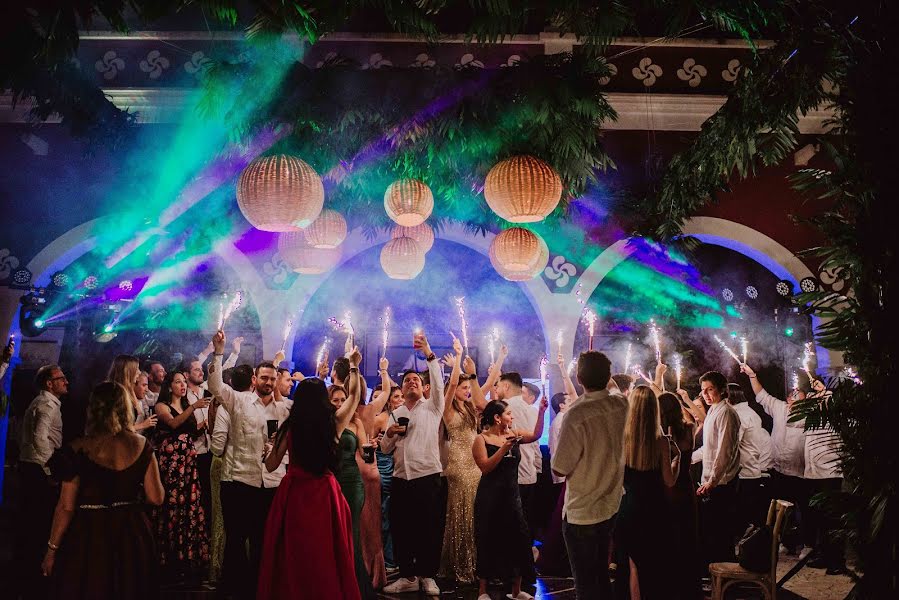 Fotografo di matrimoni Alejandro González (alexgzzph). Foto del 26 maggio 2020