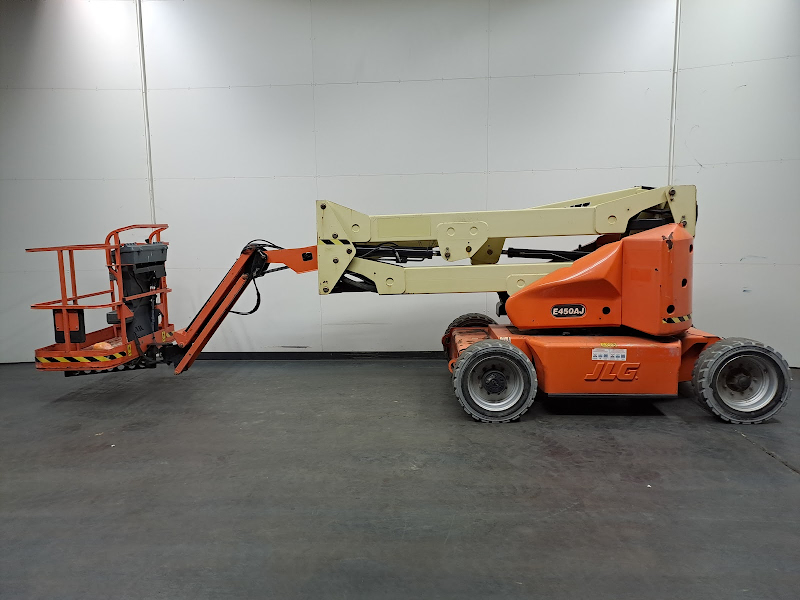 Picture of a JLG E450AJ