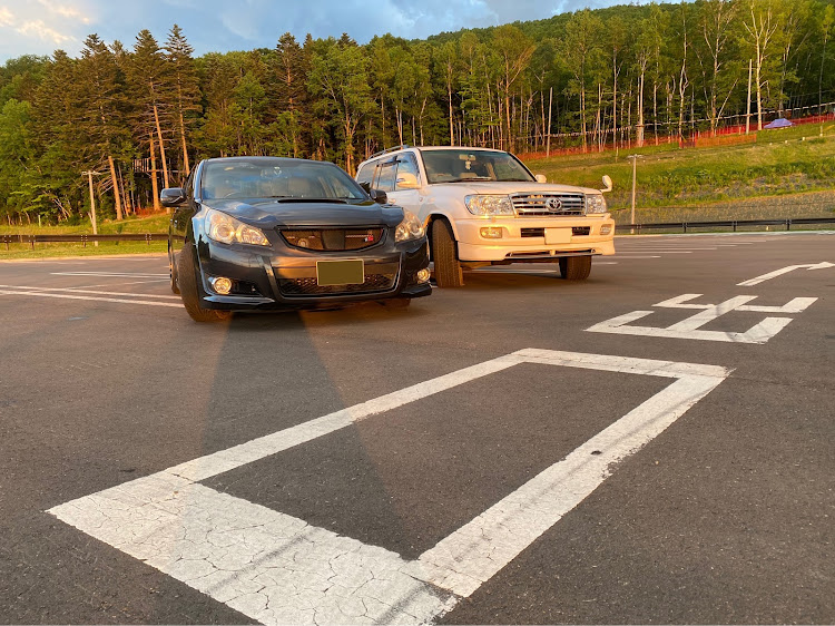 レガシィB4の車高調整・救援・同僚コラボ・ランドクルーザー100・夕日に関するカスタム事例の投稿画像4枚目
