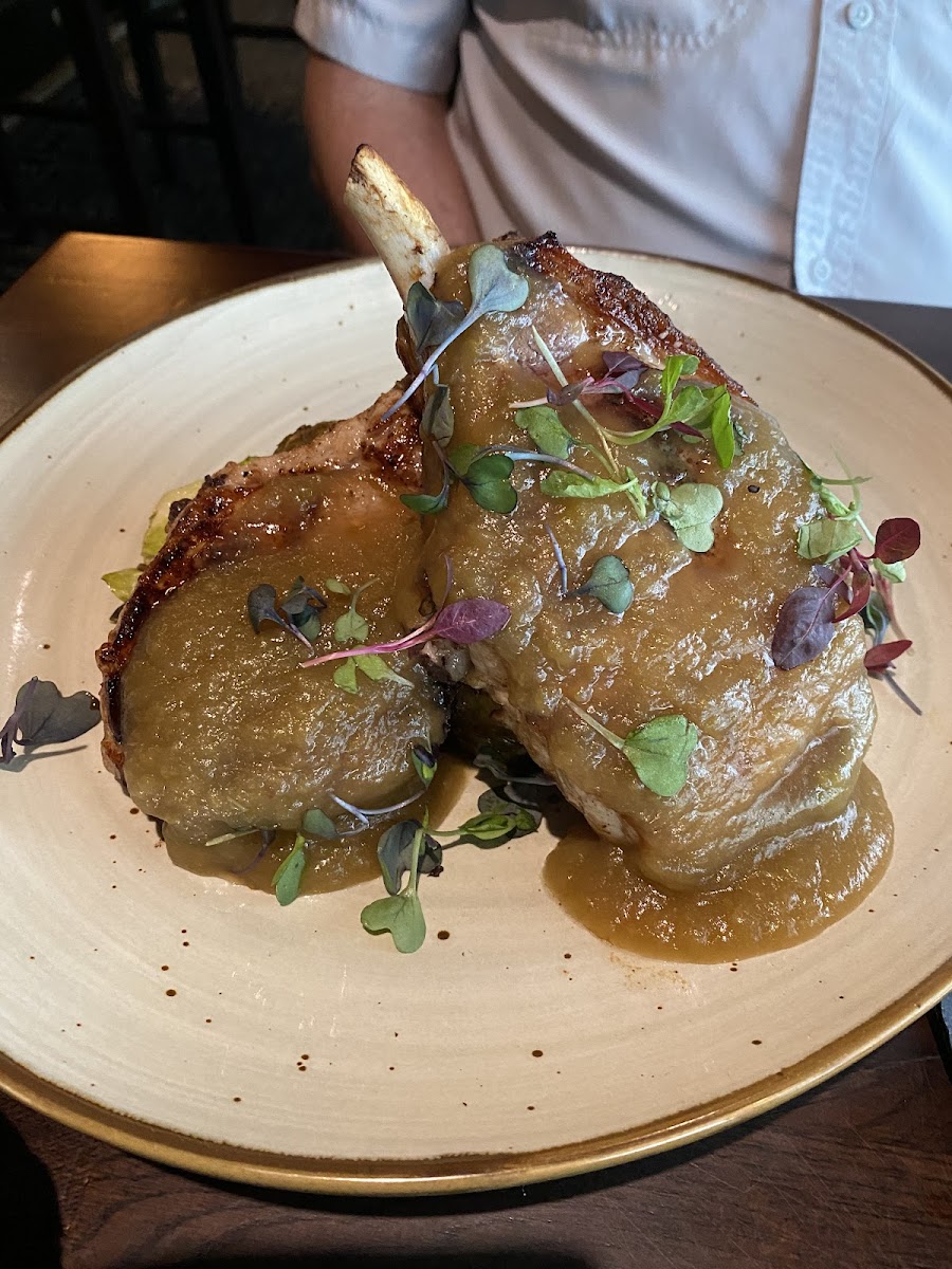 Pork chop with apple butter