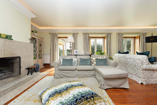 Corps de ferme avec dépendances et jardin 4