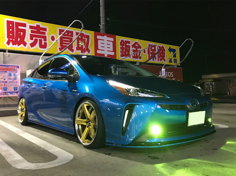 プリウスのホイールショット・洗車・フリPaPa杯・フリpapa杯参加しま〜す・よろしくお願いしますに関するカスタム事例の投稿画像2枚目