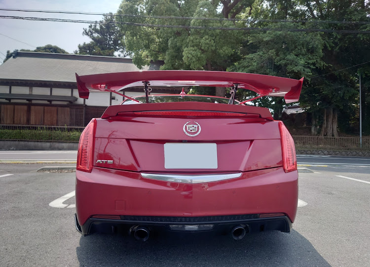 ATS セダンのキャデラック・GTウイング・ローダウン・車検・仕様変更に関するカスタム事例の投稿画像2枚目
