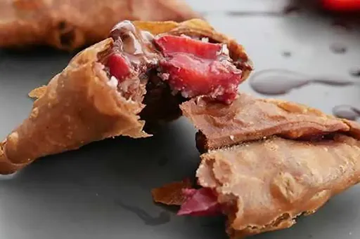 Strawberry Samosa [4 Pieces]