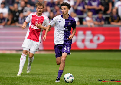 Anderlecht heeft weer een jeugdspeler rondlopen die 'iets speciaals' heeft, Riemer staat te popelen om hem erbij te nemen