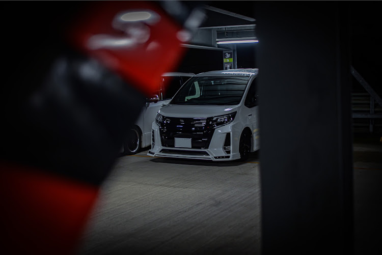 ヴォクシーのドライブ・一眼レフ・ヴォクシー70・ノア80・ノア60に関するカスタム事例の投稿画像2枚目