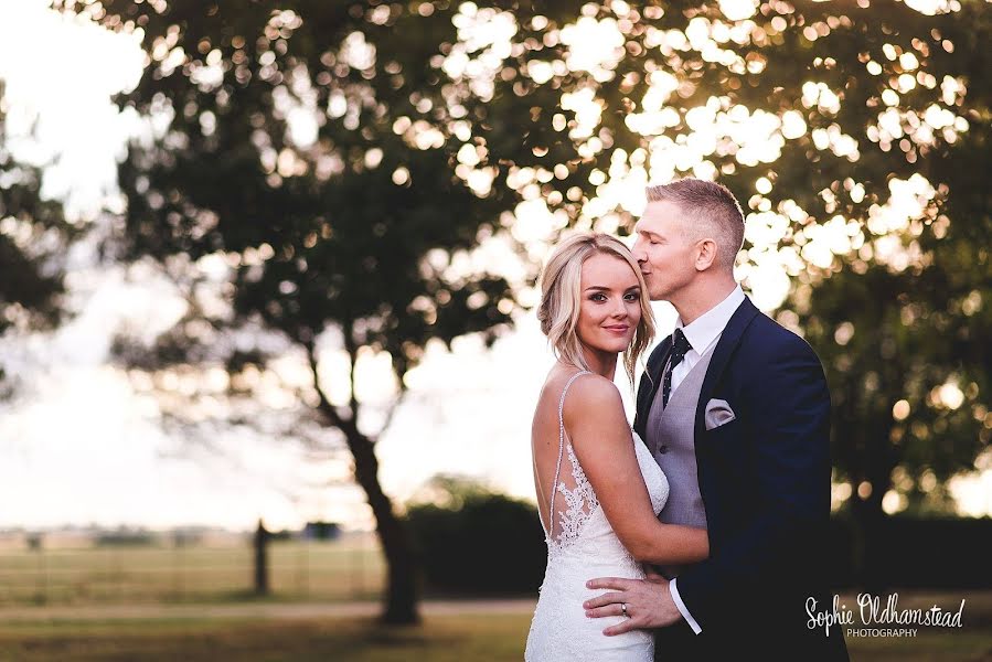 Fotógrafo de bodas Sophie Oldhamstead (sophieweddphoto). Foto del 2 de julio 2019