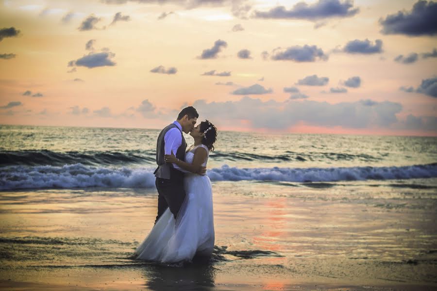 Fotógrafo de casamento John Zorrilla (acapulcostudio). Foto de 12 de maio 2019