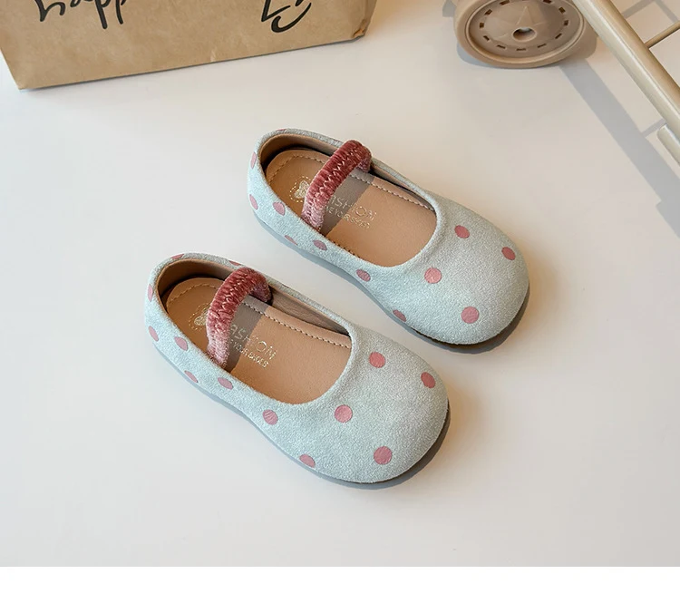 Title 3, Round toe small court shoes for girls, soft bot...