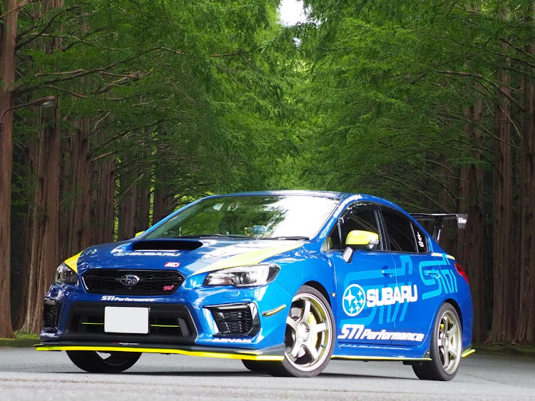 WRX STIの蛍光イエロー・WRX・こっそりリニューアル計画中🙊・撮影会・自然に癒されるに関するカスタム事例の投稿画像2枚目