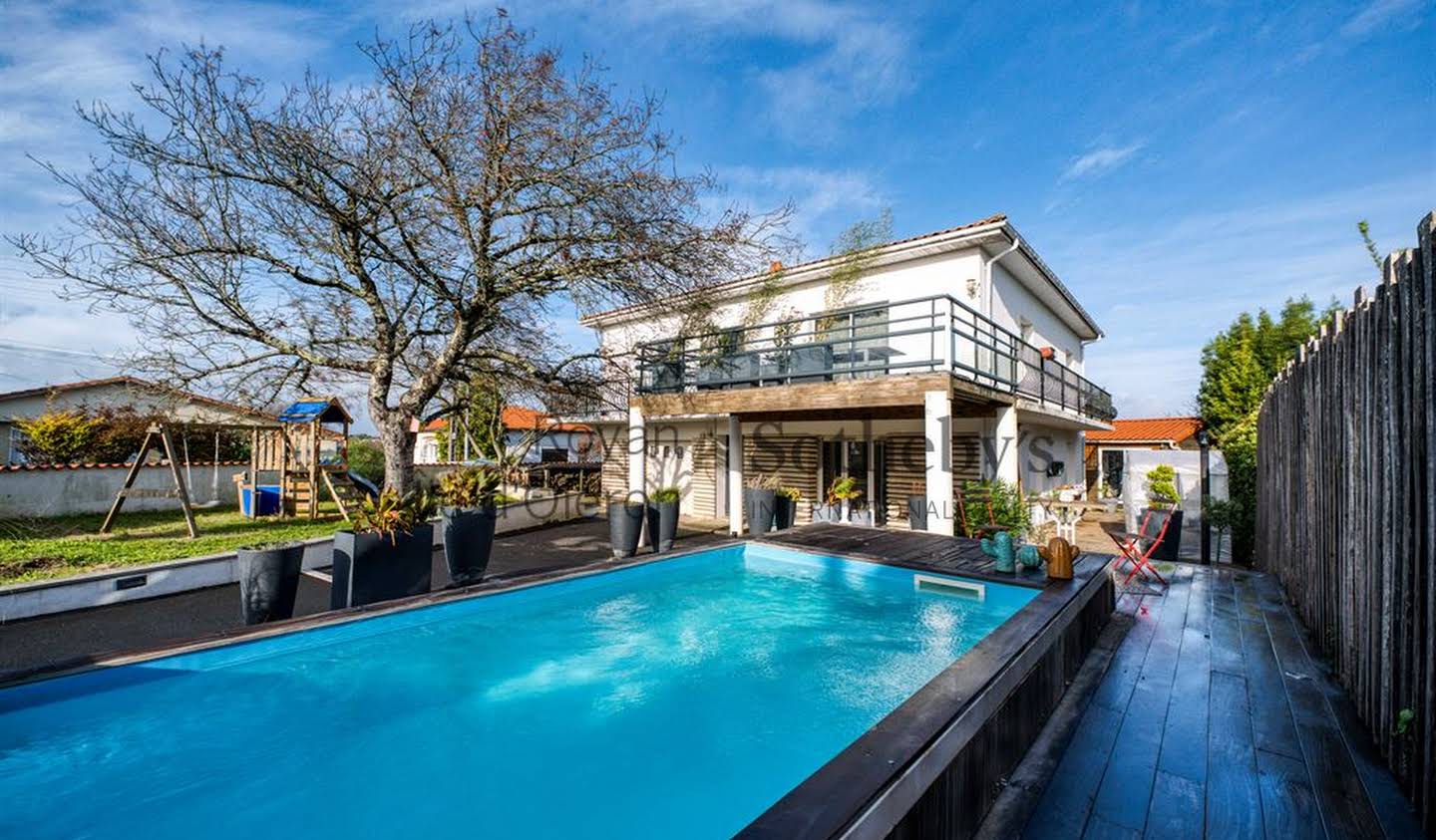 Maison avec piscine et terrasse Vaux-sur-Mer