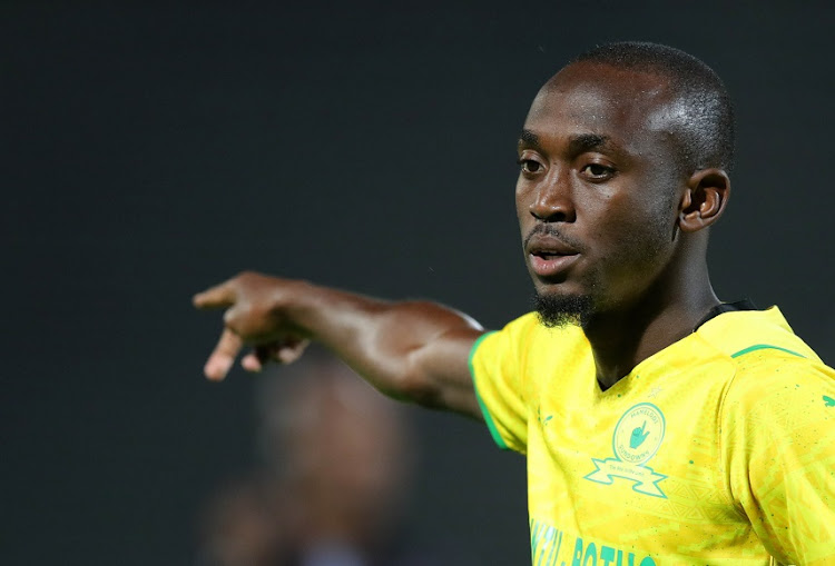 Peter Shalulile of Mamelodi Sundowns instructs his teammates in the DStv Premiership match against SuperSport United at Lucas Moripe Stadium on December 11 2021.