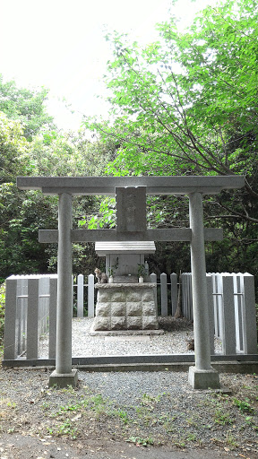 霊神社