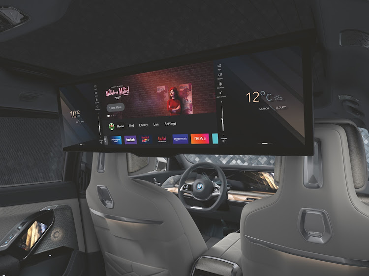 Rear-seated passengers can enjoy an unparalleled in-car entertainment experience courtesy of the massive 31.3” theatre screen in the BMW i7.